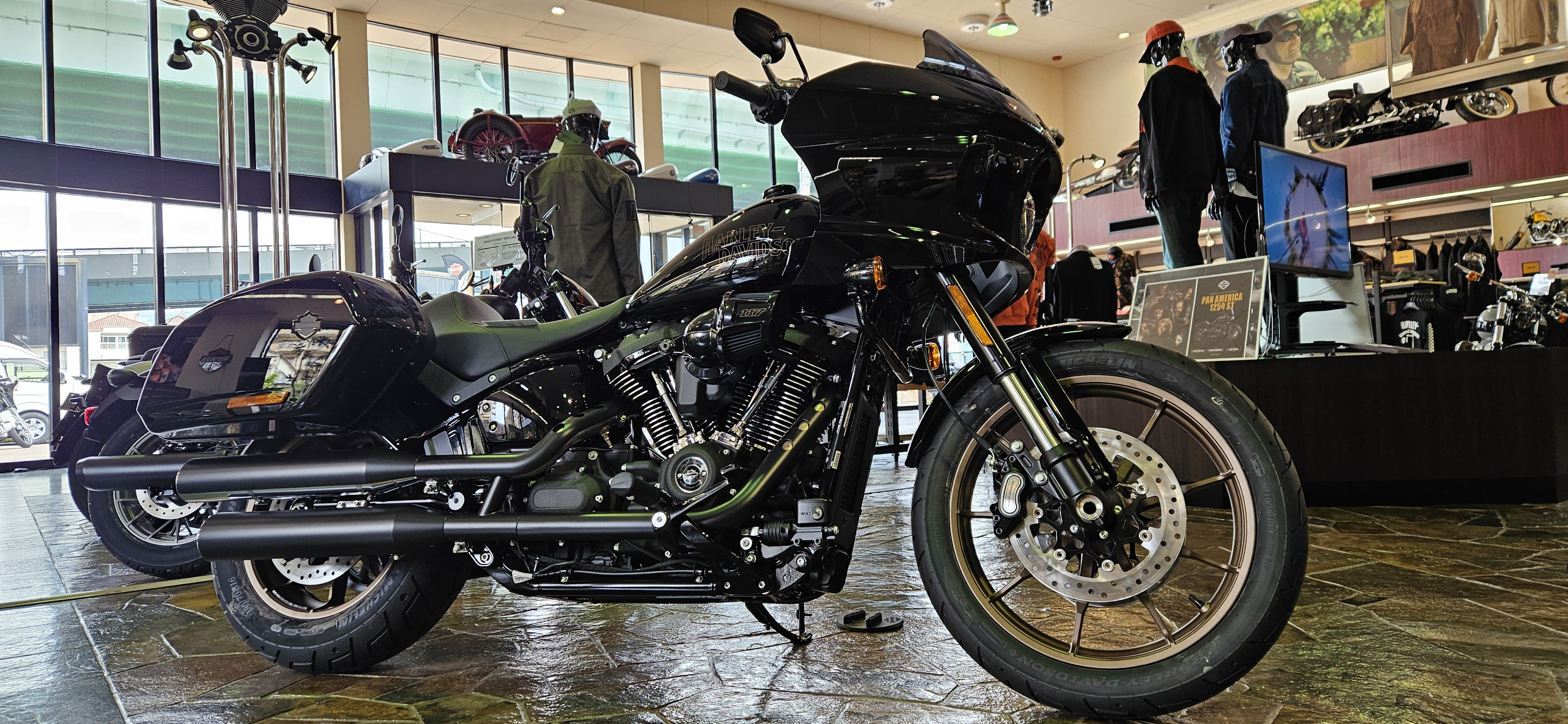 2024    FXLRST   ローライダーST