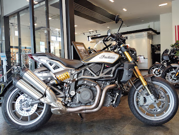 FTR R CARBON：登録済未使用車